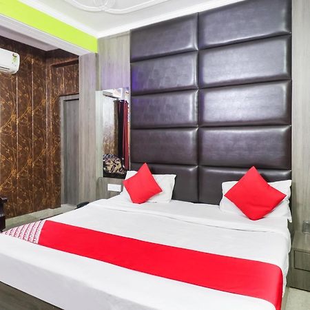 Oyo 6908 Hotel Royal City Azamgarh Bilik gambar