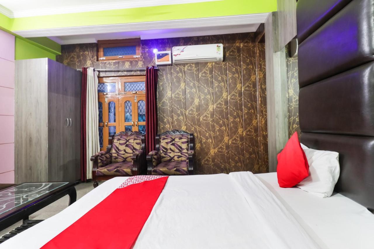 Oyo 6908 Hotel Royal City Azamgarh Bilik gambar