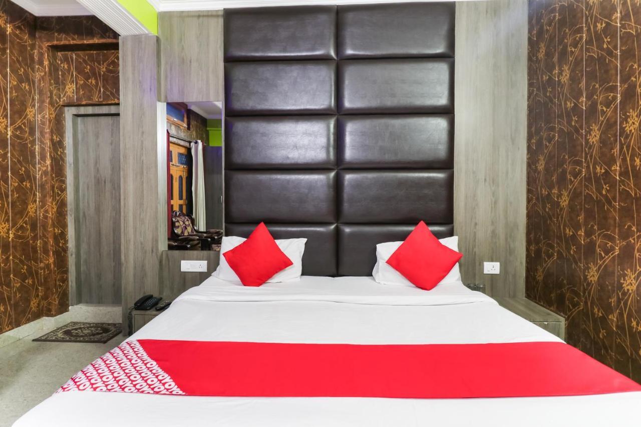 Oyo 6908 Hotel Royal City Azamgarh Bilik gambar